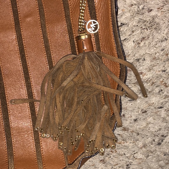 Leather Michael Kors Vintage Saddlebag fringe tassel Purse - Picture 3 of 12